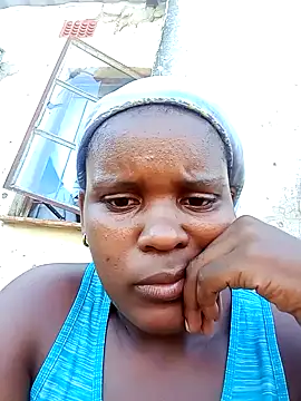 MrsTrina online show from February 25, 2026, 1:43 pm