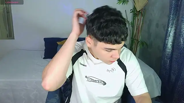 Snapshot of eithan_jonnes chatting on February 13, 2026, 10:28 pm eithan jonnes online show from February 13, 2026, 10:28 pm