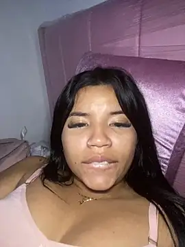 Snapshot of Lucy_strong1 chatting on February 12, 2026, 3:45 am Lucy strong1 online show from February 12, 2026, 3:45 am