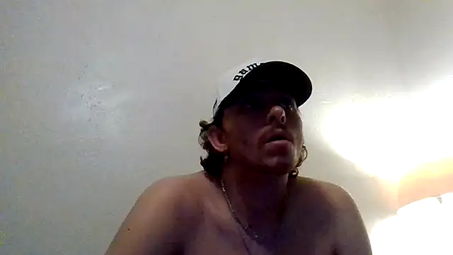 Snapshot of Tallhungandcloudy chatting on February 27, 2026, 3:17 am Tallhungandcloudy online show from February 27, 2026, 3:17 am