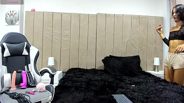 valery slim18 online show from March 4, 2026, 11:44 pm