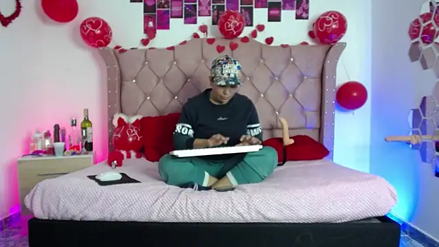 Snapshot of nat_evans8 chatting on February 17, 2026, 3:36 am nat evans8 online show from February 17, 2026, 3:36 am