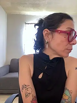 JeanneDuval8888 online show from April 7, 2026, 10:20 pm