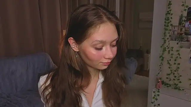 Snapshot of HolliBillig chatting on February 13, 2026, 7:21 pm HolliBillig online show from February 13, 2026, 7:21 pm