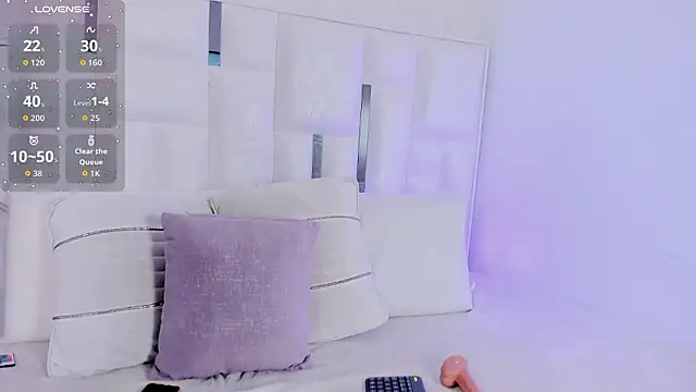 Nylaharris online show from February 25, 2026, 4:55 am