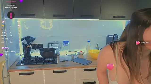 Snapshot of omg__leila chatting on February 13, 2026, 5:42 pm omg leila online show from February 13, 2026, 5:42 pm