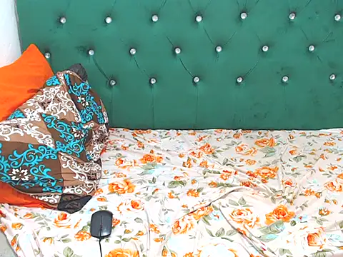 Snapshot of NtandoXx chatting on February 13, 2026, 3:46 am NtandoXx online show from February 13, 2026, 3:46 am