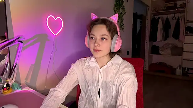 Snapshot of SlunkRear chatting on February 15, 2026, 10:06 pm SlunkRear online show from February 15, 2026, 10:06 pm