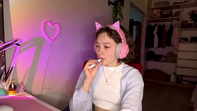 Snapshot of SlunkRear chatting on February 22, 2026, 10:08 pm SlunkRear online show from February 22, 2026, 10:08 pm