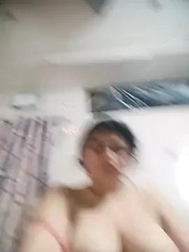 candyy 0404 online show from February 17, 2026, 12:01 pm