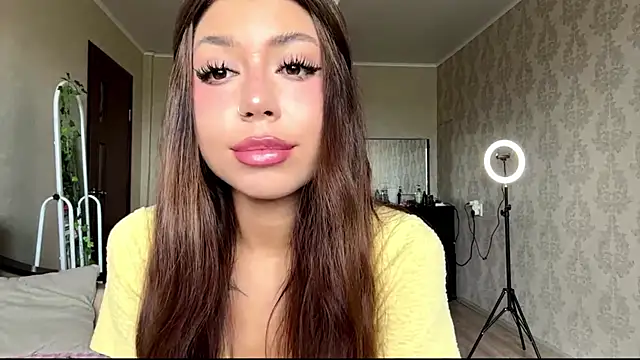 Snapshot of You_Club_Winx chatting on June 5, 2026, 8:09 am You Club Winx online show from June 5, 2026, 8:09 am