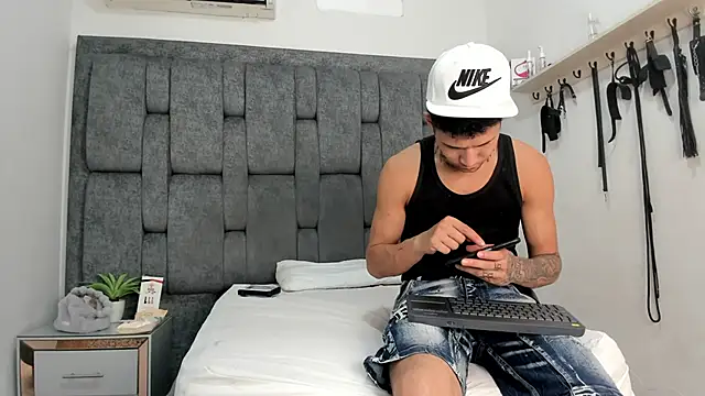 NaughtyVibes OS online show from May 29, 2026, 2:20 am
