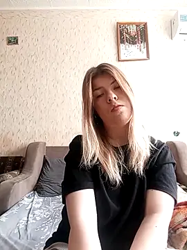 Snapshot of EvaTallor chatting on March 3, 2026, 6:41 am EvaTallor online show from March 3, 2026, 6:41 am