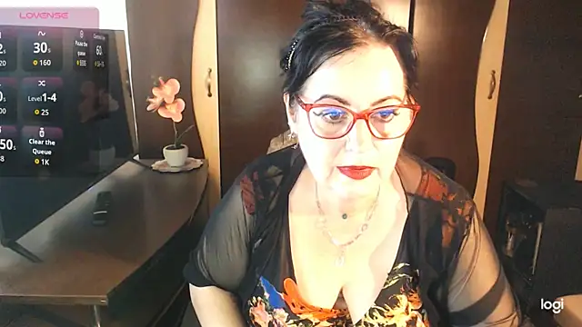exiMIlf online show from June 9, 2026, 9:21 am