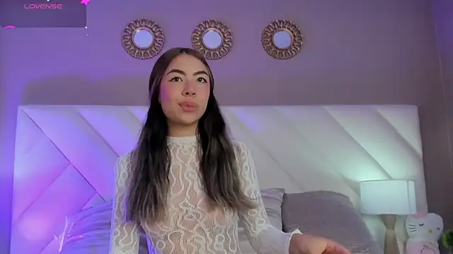 ValeryGomezz online show from June 6, 2026, 2:11 pm