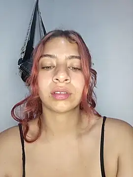 Snapshot of lunabloom2 chatting on February 21, 2026, 11:39 pm lunabloom2 online show from February 21, 2026, 11:39 pm