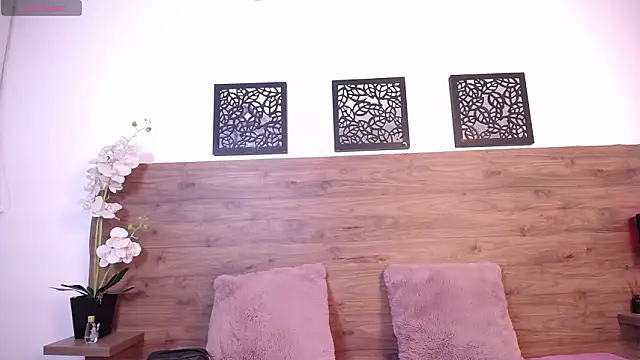 Snapshot of Shanna_Wells chatting on February 12, 2026, 12:00 pm Shanna Wells online show from February 12, 2026, 12:00 pm