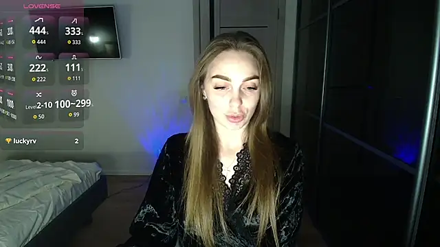  julia wonderful  online show from March 2, 2026, 4:14 pm