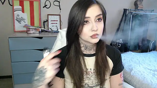 Rin Tozier online show from April 24, 2026, 12:57 am