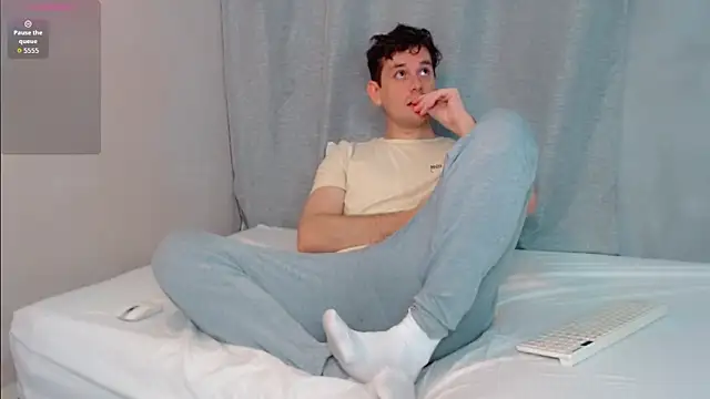 Snapshot of Luc_7 chatting on February 19, 2026, 9:11 pm Luc 7 online show from February 19, 2026, 9:11 pm