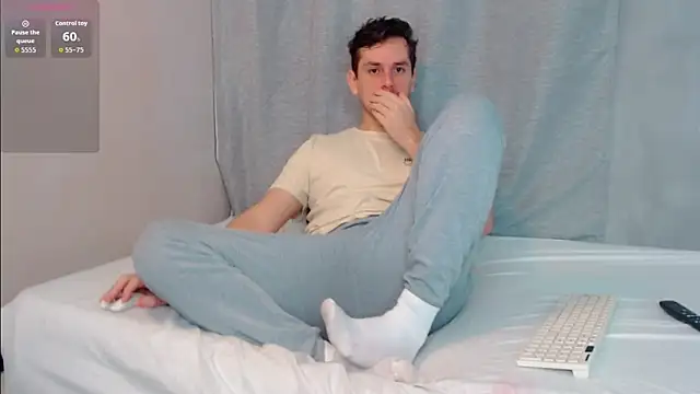 Snapshot of Luc_7 chatting on February 25, 2026, 10:58 am Luc 7 online show from February 25, 2026, 10:58 am