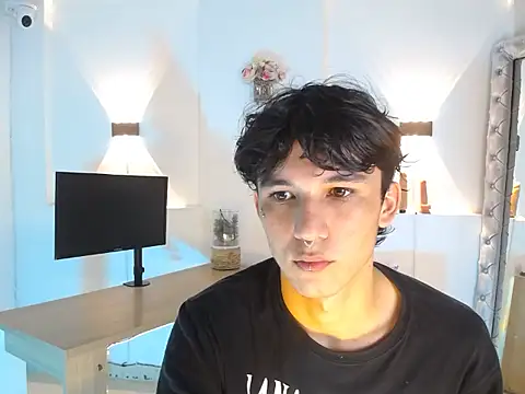 jullian ricci online show from April 9, 2026, 8:58 pm