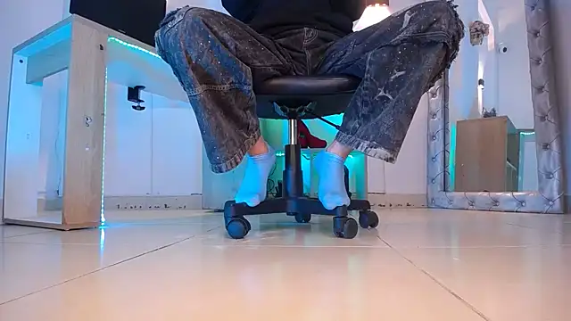 jullian ricci online show from April 14, 2026, 9:54 pm