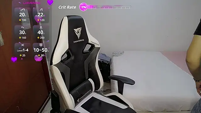 Snapshot of Top_and_bottom chatting on February 25, 2026, 8:18 pm Top and bottom online show from February 25, 2026, 8:18 pm