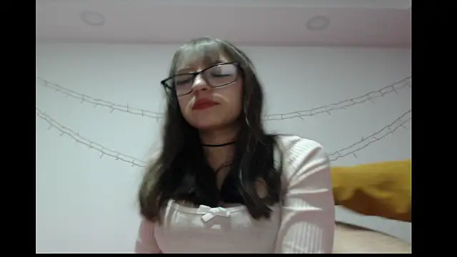 Snapshot of michell_bunny1 chatting on February 19, 2026, 3:02 am michell bunny1 online show from February 19, 2026, 3:02 am