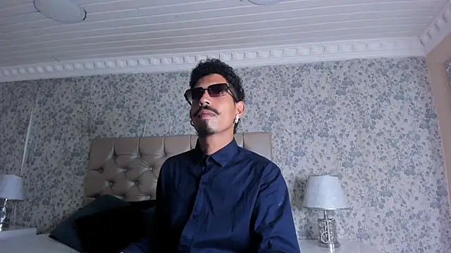 NoaahTylor online show from February 19, 2026, 8:27 pm