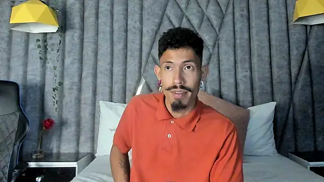 NoaahTylor online show from February 22, 2026, 8:07 pm