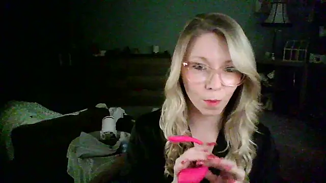 Snapshot of NikkiB653466 chatting on February 19, 2026, 12:06 am NikkiB653466 online show from February 19, 2026, 12:06 am