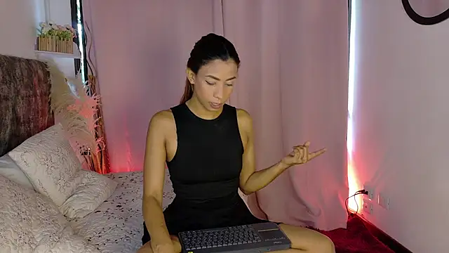 Snapshot of MelanyStone_ chatting on February 12, 2026, 1:39 pm MelanyStone online show from February 12, 2026, 1:39 pm