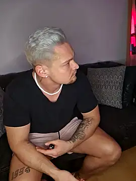 Snapshot of EddyRise- chatting on February 13, 2026, 6:26 pm EddyRise- online show from February 13, 2026, 6:26 pm