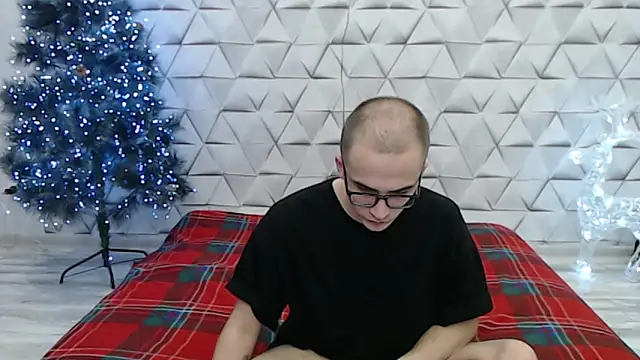 Pure Aura online show from February 17, 2026, 5:52 pm