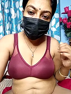 Snapshot of miss_pompa chatting on February 18, 2026, 6:15 pm miss pompa online show from February 18, 2026, 6:15 pm