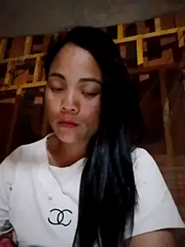 Snapshot of molly-xx chatting on May 9, 2026, 3:50 pm molly-xx online show from May 9, 2026, 3:50 pm