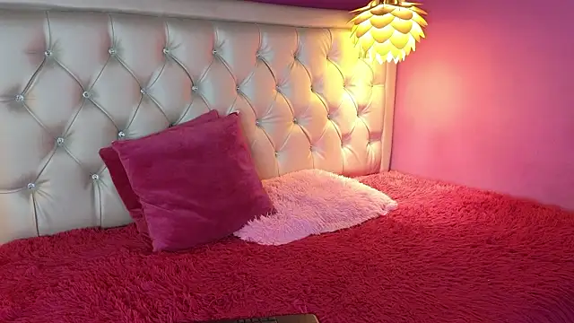 ivonne heaven online show from February 26, 2026, 4:22 am