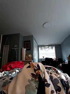 ShadowLove85 online show from April 16, 2026, 10:12 pm