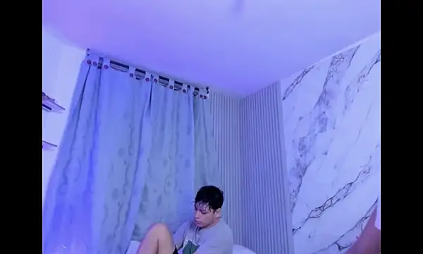 RaiderandRoxie1 online show from February 26, 2026, 11:04 pm