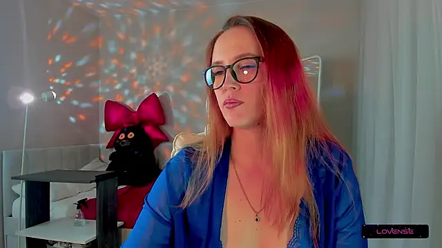 Snapshot of she_wolf chatting on February 19, 2026, 1:07 pm she wolf online show from February 19, 2026, 1:07 pm