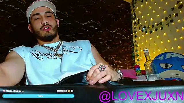 LovexJuxn8 online show from June 7, 2026, 12:15 am