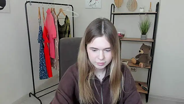 EleanorConnerr online show from February 13, 2026, 2:35 pm