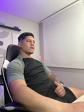  robertobaggioo online show from March 6, 2026, 12:45 pm