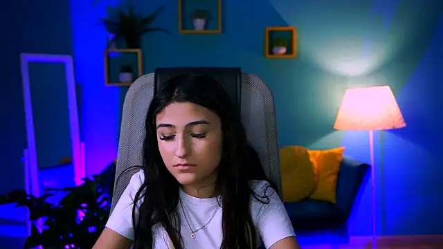 TerezaRobinson online show from February 16, 2026, 1:29 pm