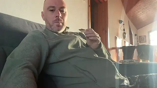 Snapshot of marcovik1 chatting on February 21, 2026, 7:42 am marcovik1 online show from February 21, 2026, 7:42 am