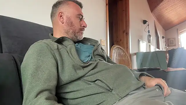 marcovik1 online show from March 13, 2026, 11:39 am