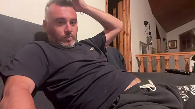 marcovik1 online show from April 20, 2026, 9:49 pm