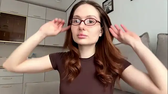 Snapshot of NyxaraBloom chatting on February 16, 2026, 9:49 am NyxaraBloom online show from February 16, 2026, 9:49 am