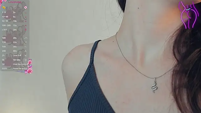 Snapshot of AnnettWildin chatting on March 2, 2026, 7:37 am AnnettWildin online show from March 2, 2026, 7:37 am